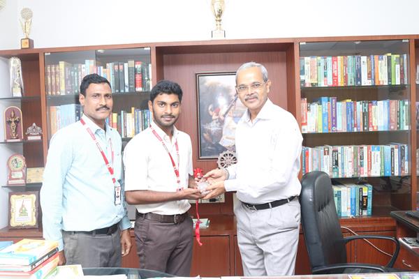 vasireddy vidysagar congratulating the student